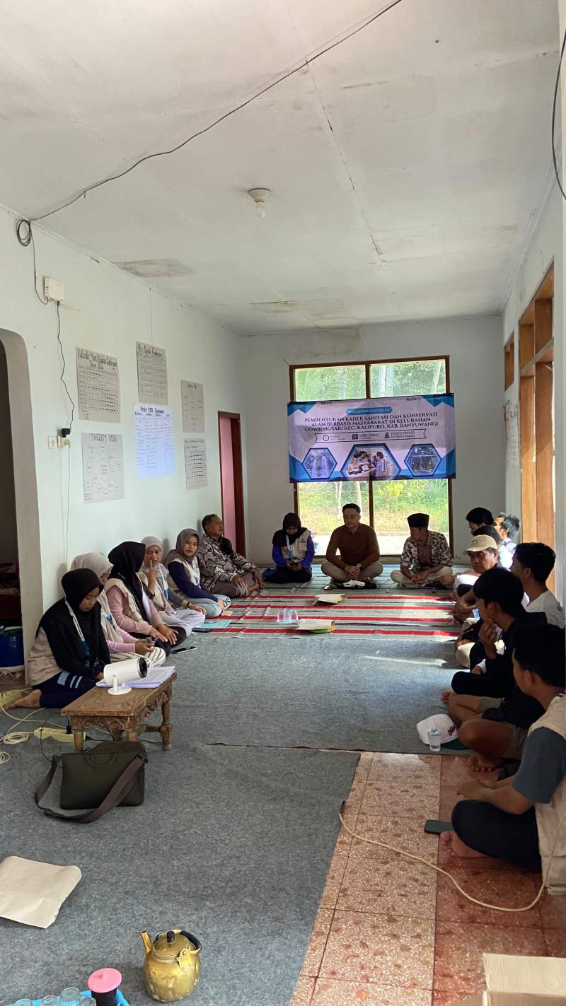 Pertama di Kabupaten Banyuwangi Program Pembentukan Kader Sanitasi dan Konservasi di Lakukan Oleh Mahasiswa  KKN 65 Jember beserta Dosen Pembimbing Lapangan (DPL) UIN KHAS JEMBER Sebagai Bentuk Kepedulian Terhadap Kesehatan  dan Kelestarian Alam di Kelura